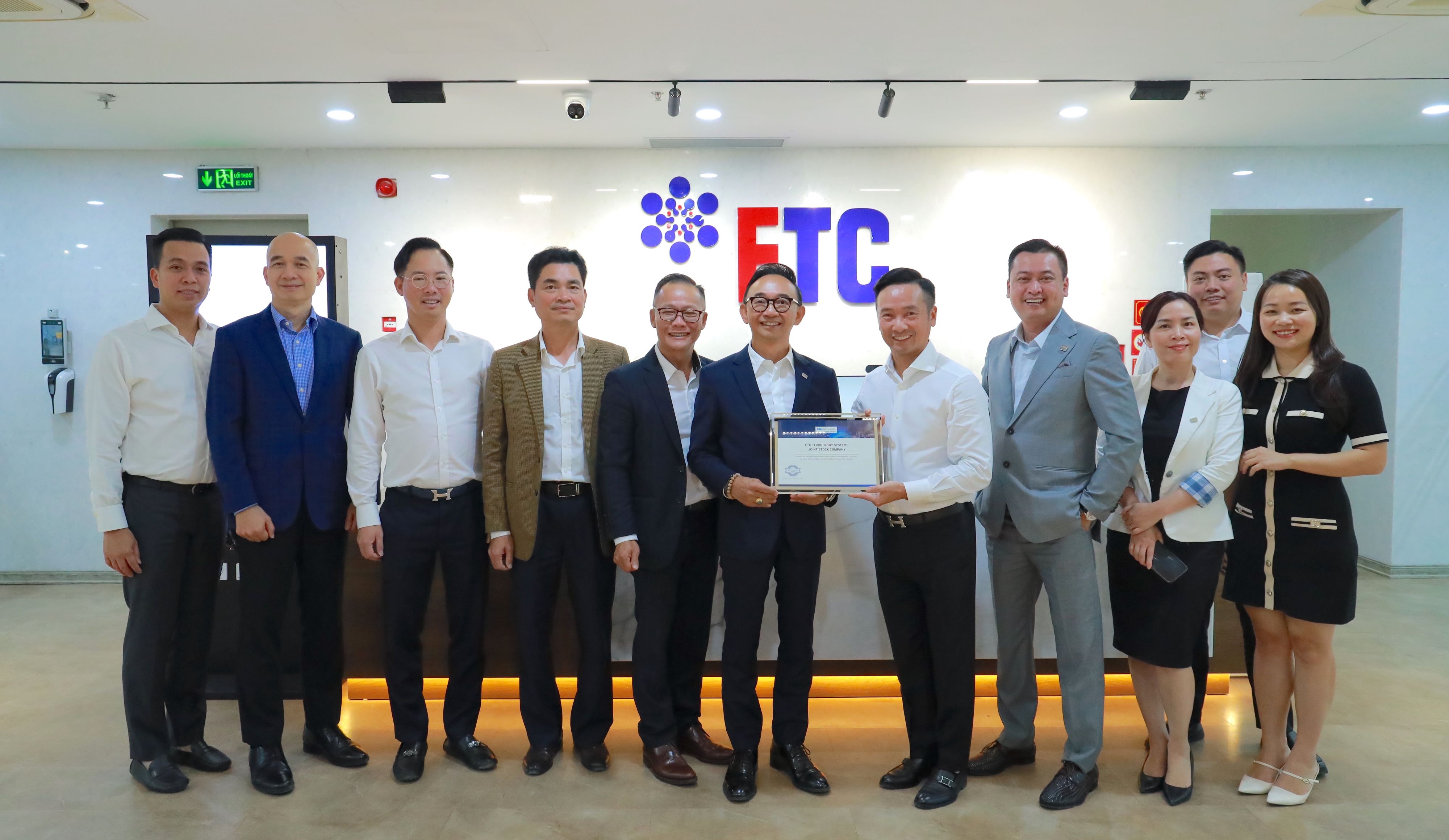 Phó Chủ tịch các thị trường mới nổi Châu á của Dell Technologies tới thăm và chúc mừng ETC trở thành đối tác Titanium