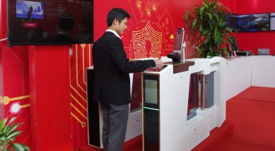 Tin báo chí: Ứng dụng dữ liệu dân cư trong kiểm tra an ninh trước khi lên máy bay