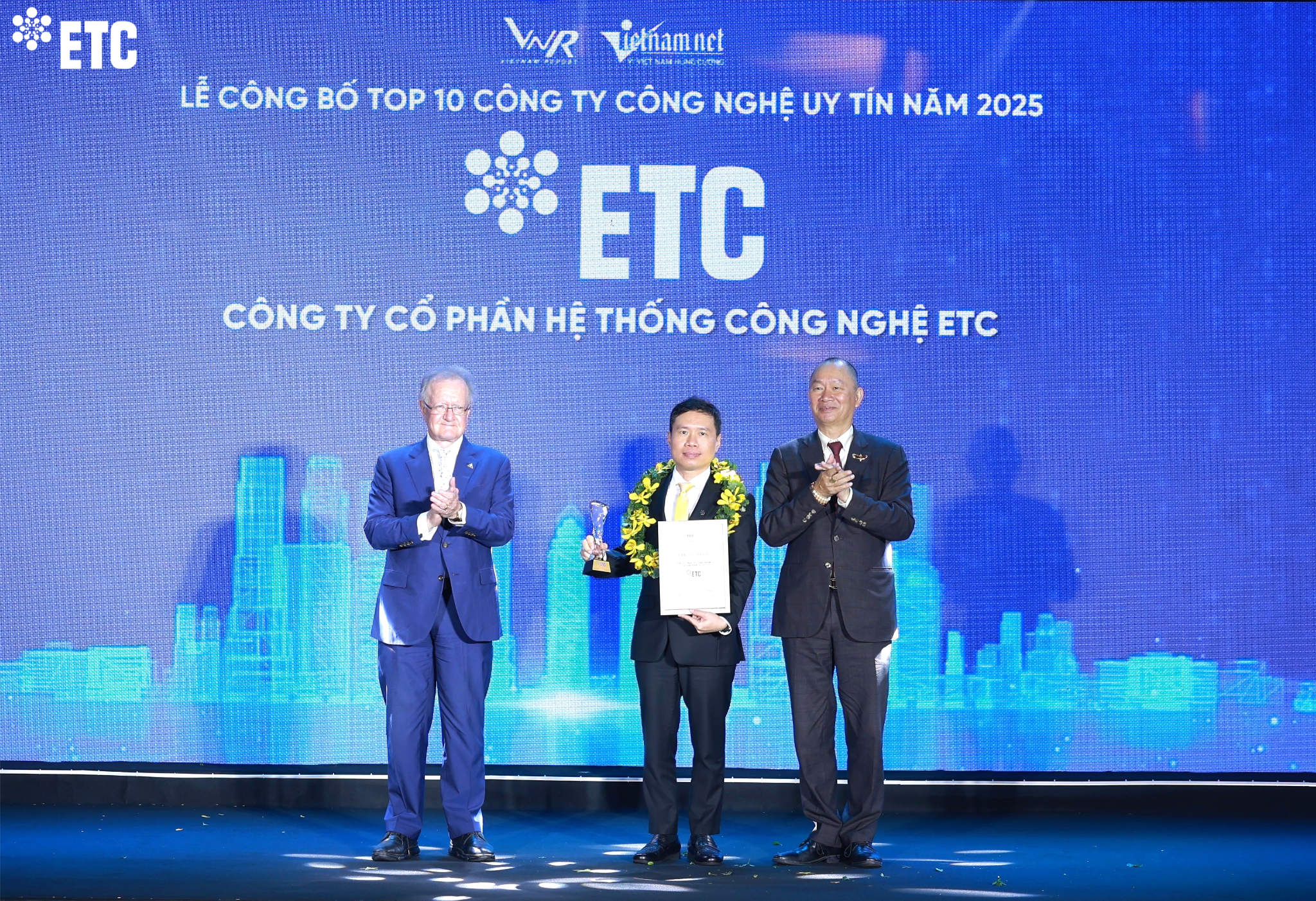 ETC NHẬN DANH HIỆU TOP 10 CÔNG TY CÔNG NGHỆ UY TÍN NĂM 2025